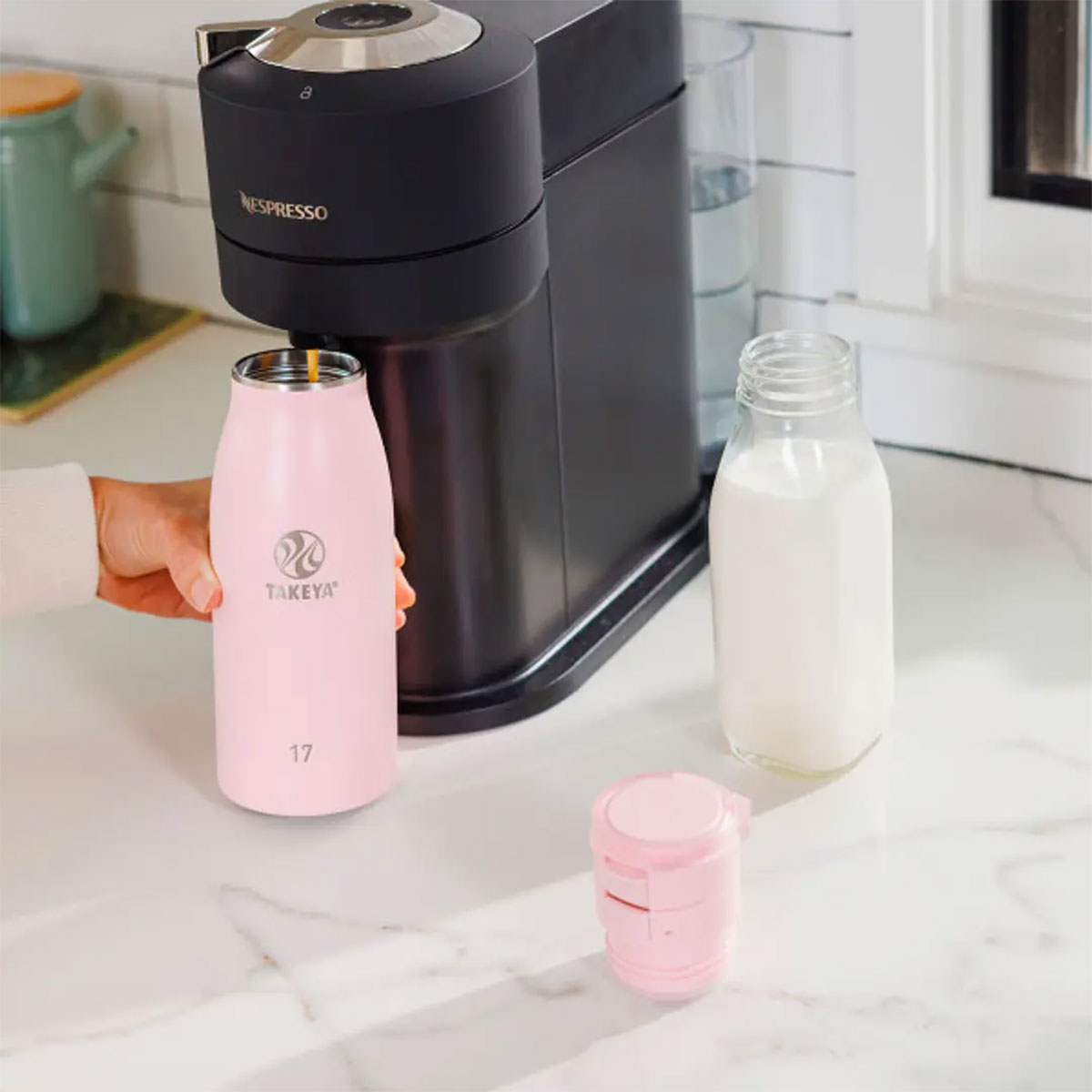 Botella térmica con tapa Antigoteo Flip Lock Takeya Traveller Blush 500 ml - producto de origen 🇯🇵 Japonés