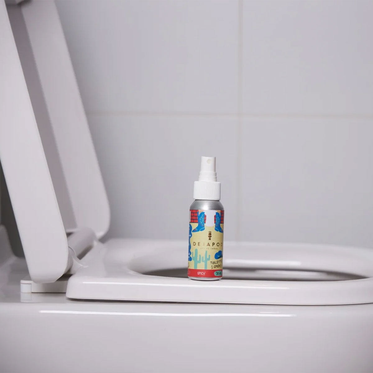 Spray para baño aroma Spicy 70 ml Dejapoo | Neutraliza y elimina olores con un toque cálido y especiado