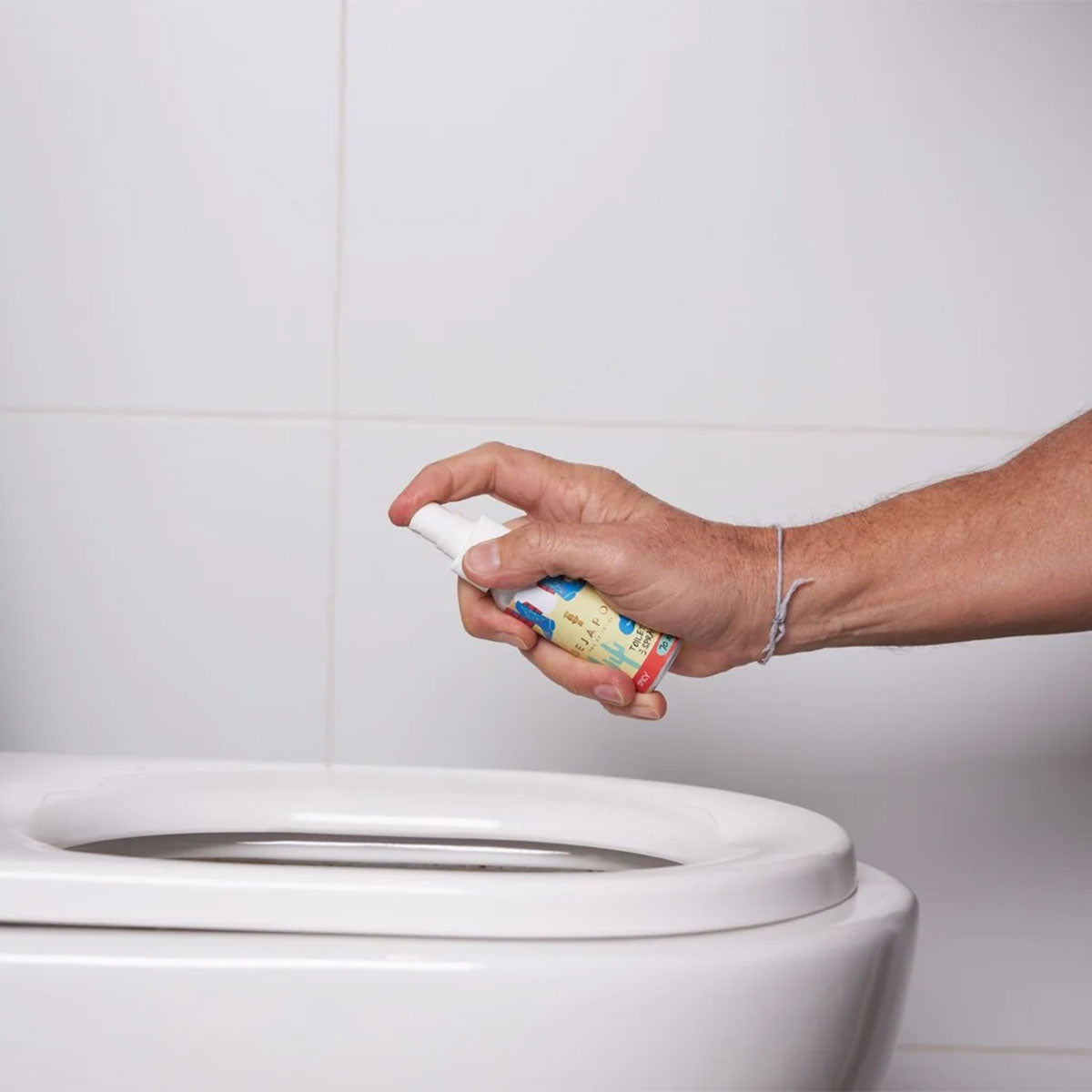 Spray para baño aroma Spicy 70 ml Dejapoo | Neutraliza y elimina olores con un toque cálido y especiado