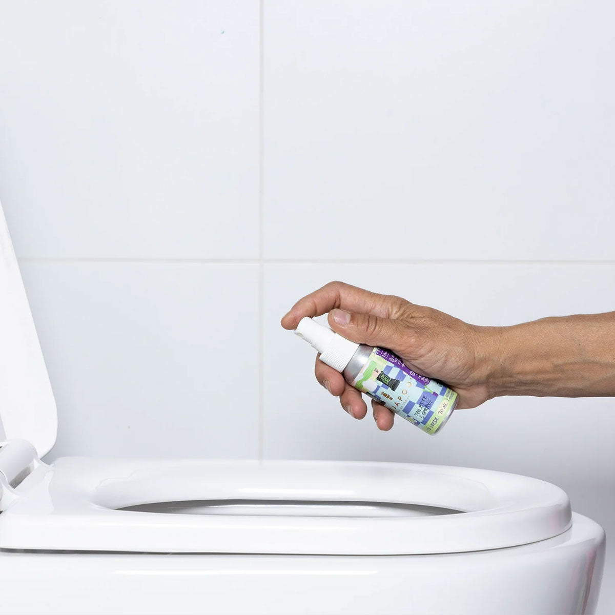 Spray para baño aroma Bambú Té Verde 70 ml Dejapoo | Neutraliza y elimina olores con un toque cálido y especiado