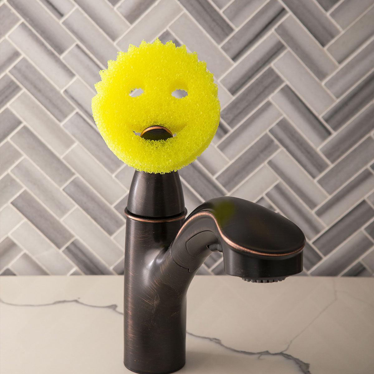 Esponja Scrub Daddy, la esponja favorita de USA, anti olores 1 unidad