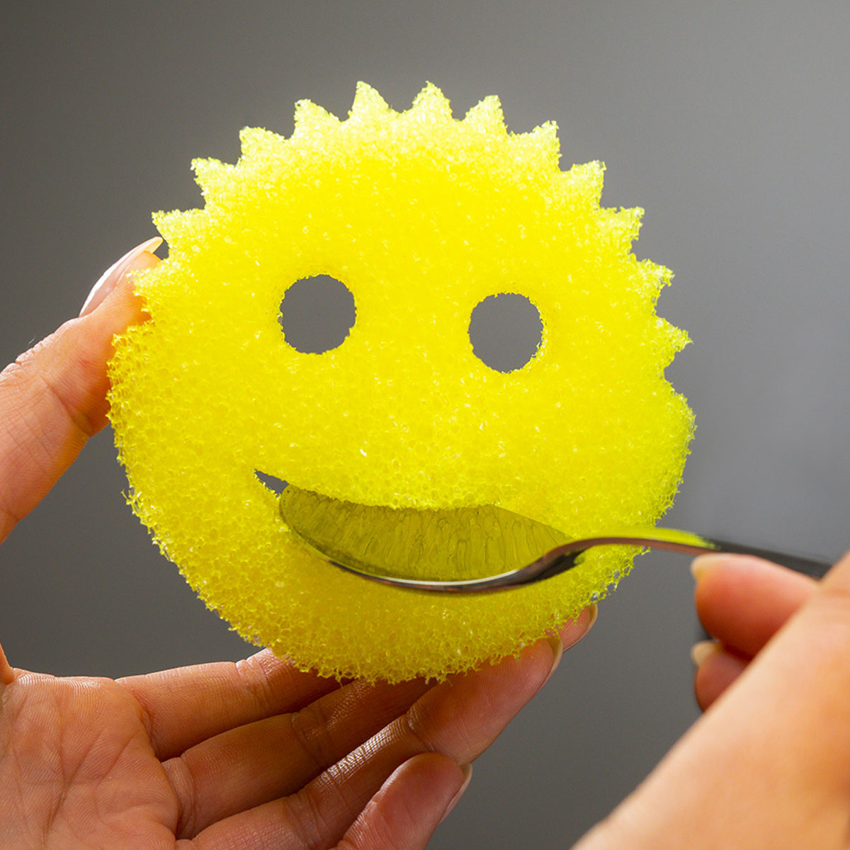 Esponja Scrub Daddy, la esponja favorita de USA, anti olores 1 unidad